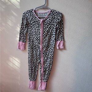 Little Sleepies Snow Leopard Zippy - 6-12 months, GUC